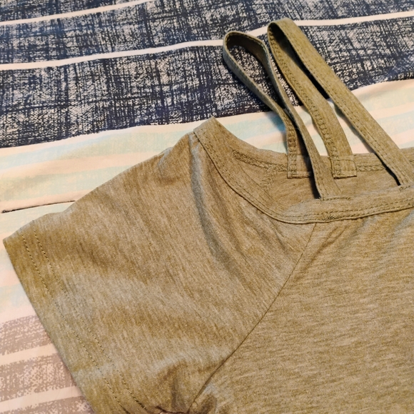 Green Cold Shoulder Top - Picture 4 of 6